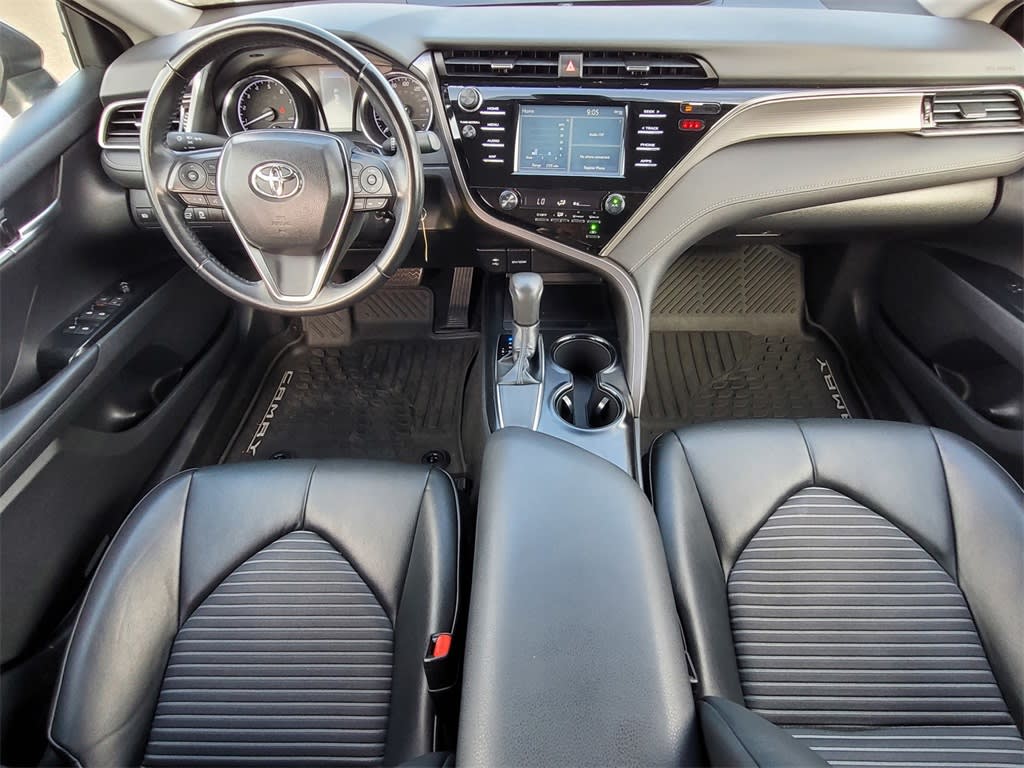 2019 Toyota Camry SE 2