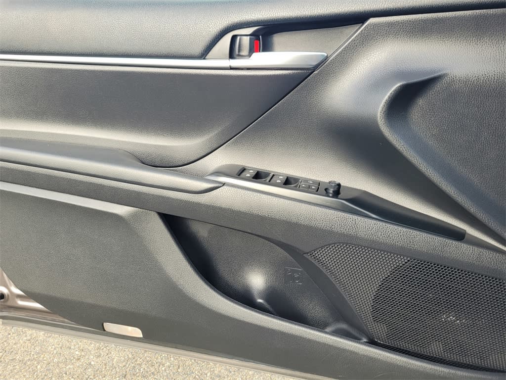 2019 Toyota Camry SE 20