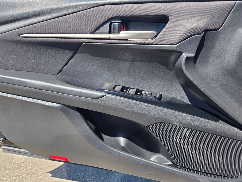 Thumbnail: 2025 Toyota Camry - 20