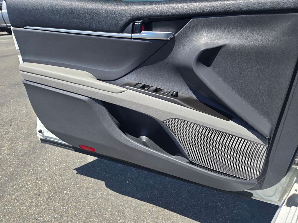 Thumbnail: 2021 Toyota Camry - 20