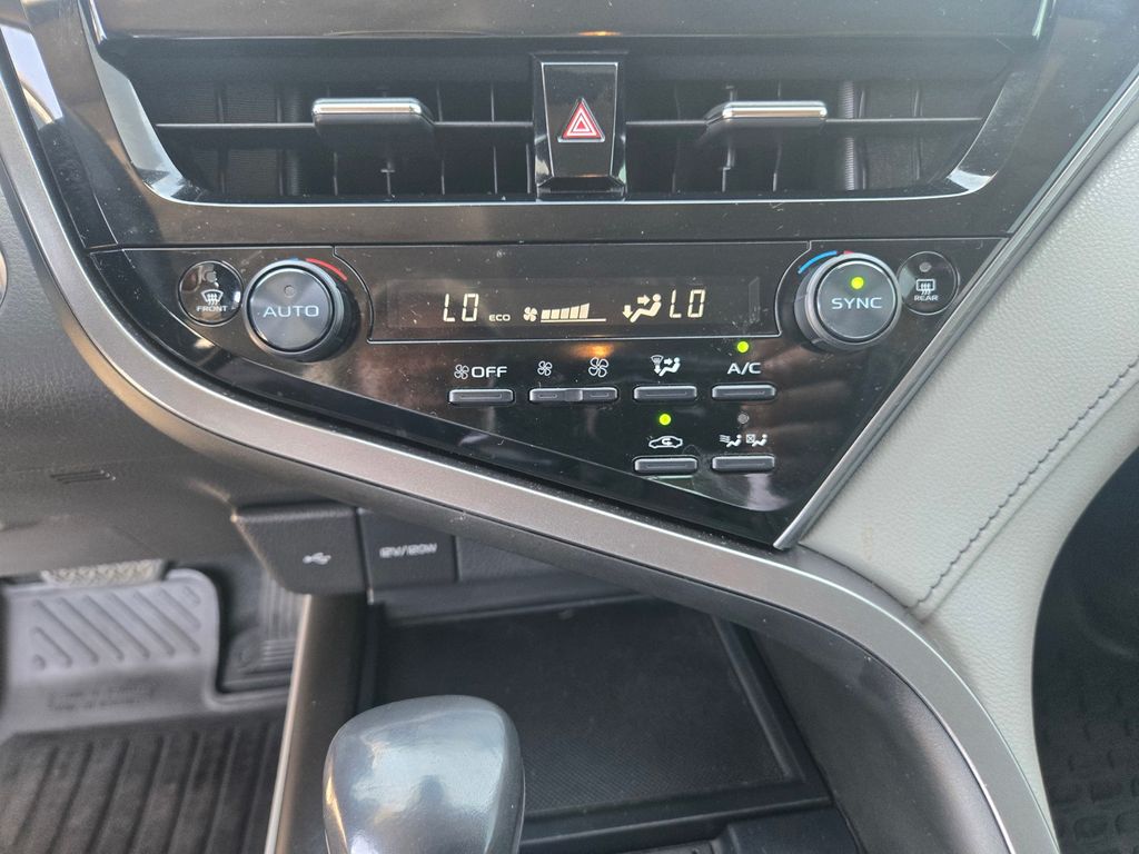 Thumbnail: 2021 Toyota Camry - 17