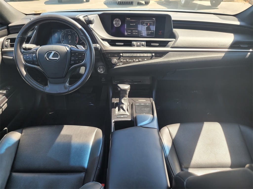 Thumbnail: 2020 Lexus ES - 2