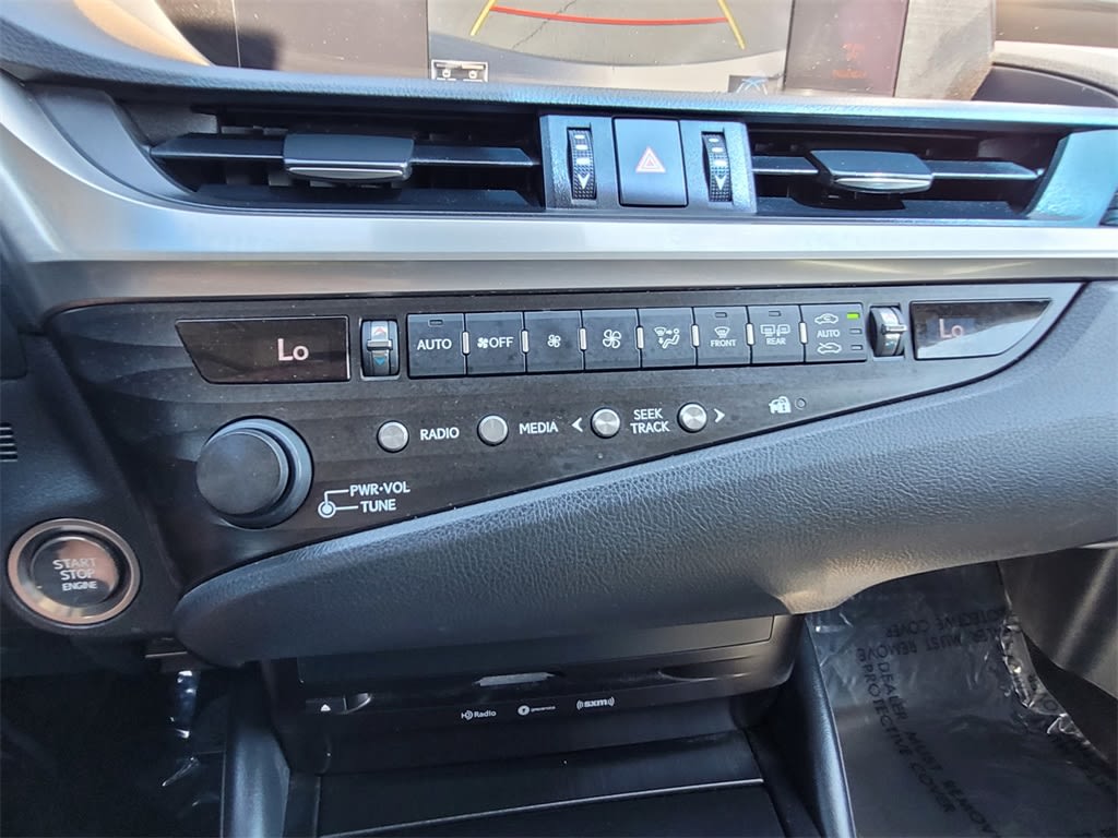 Thumbnail: 2020 Lexus ES - 11
