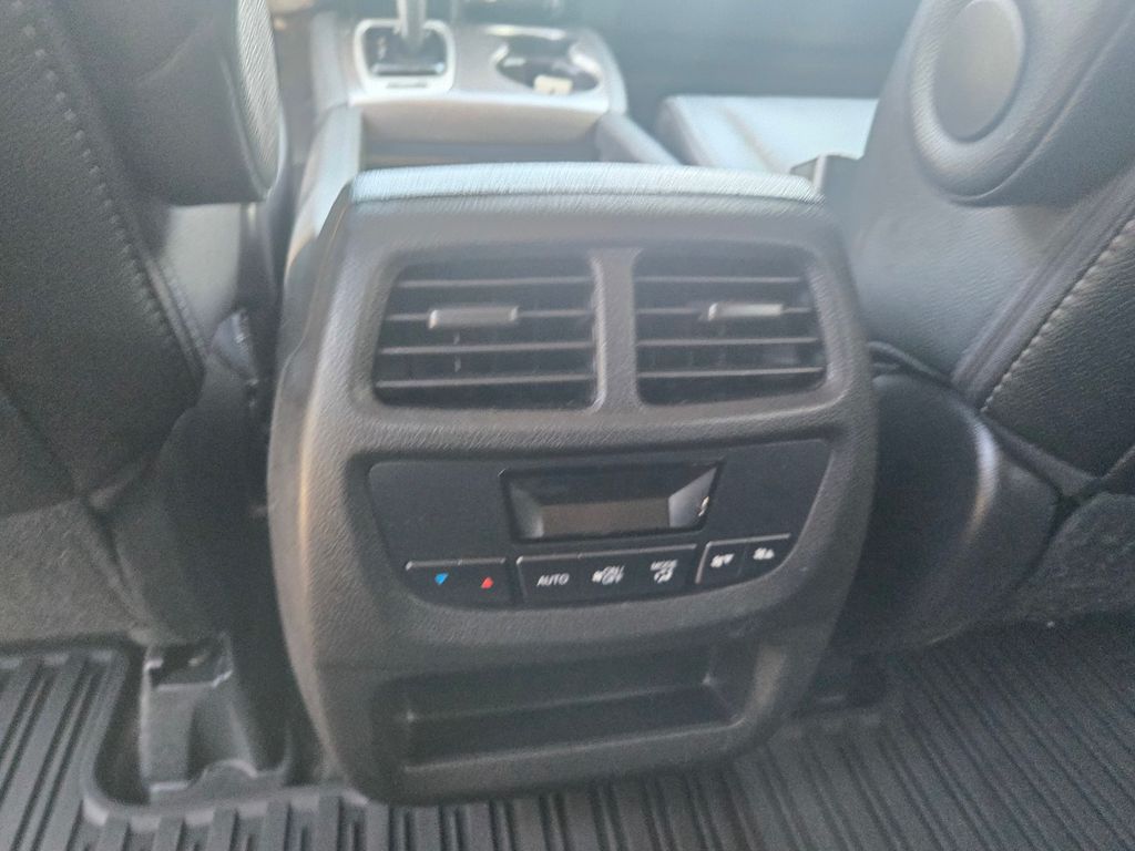 Thumbnail: 2017 Honda Pilot - 16