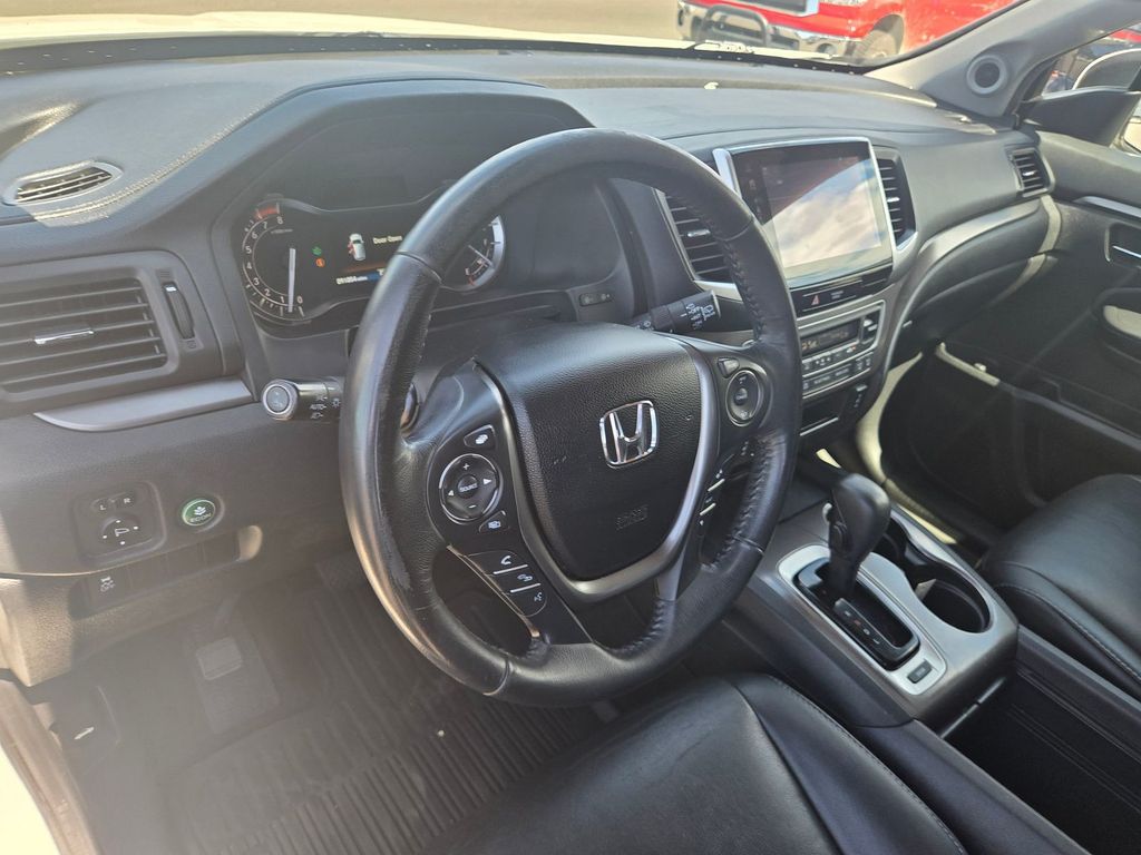 Thumbnail: 2017 Honda Pilot - 7
