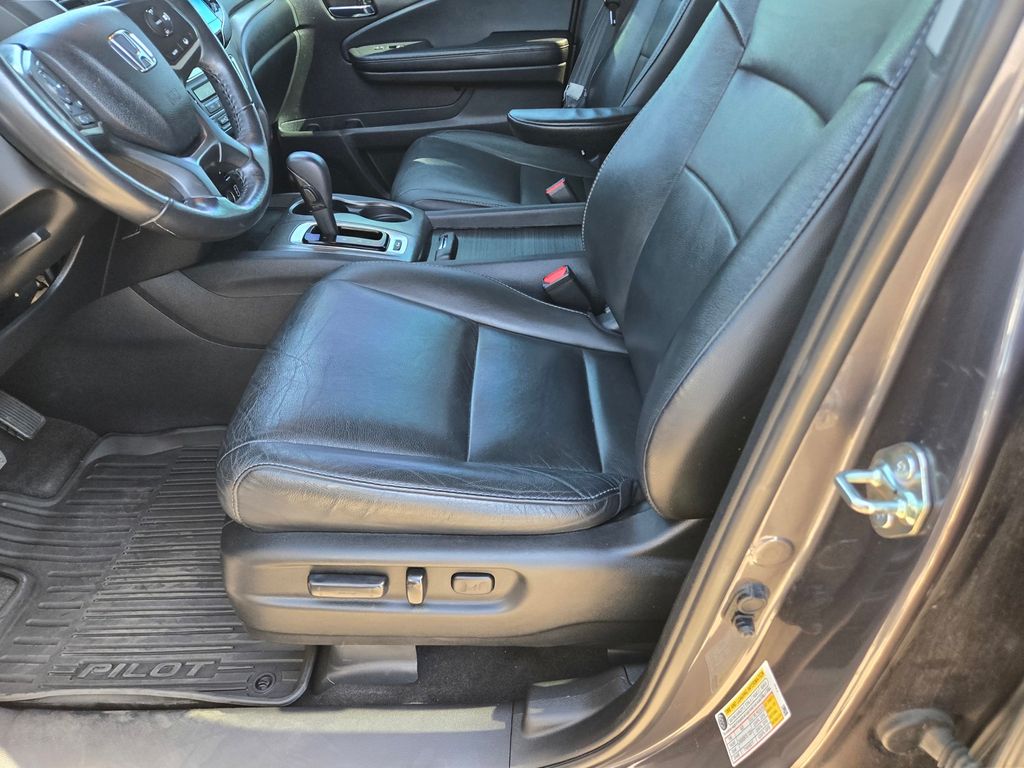 Thumbnail: 2020 Honda Pilot - 9