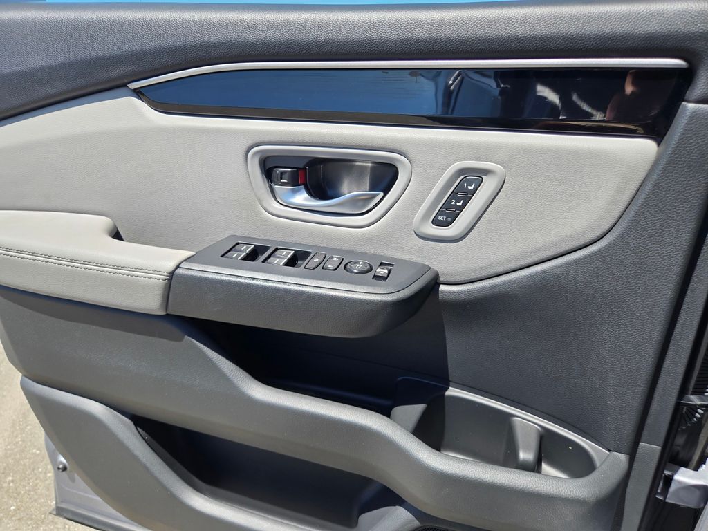 Thumbnail: 2023 Honda Pilot - 20