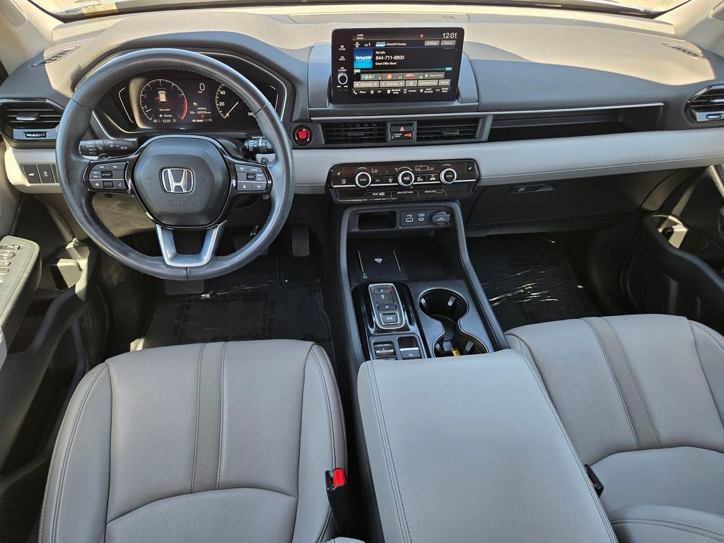 Thumbnail: 2023 Honda Pilot - 2