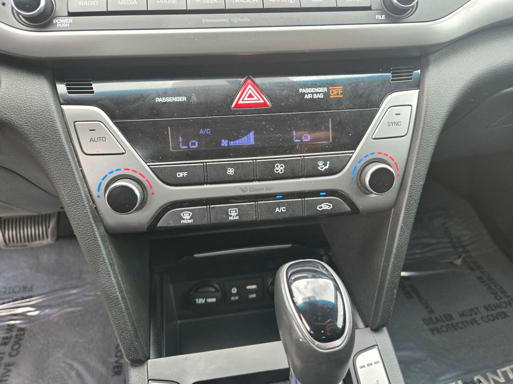 Thumbnail: 2018 Hyundai Elantra - 18