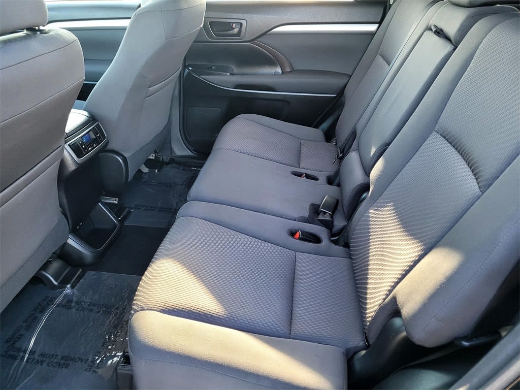 Thumbnail: 2017 Toyota Highlander - 10