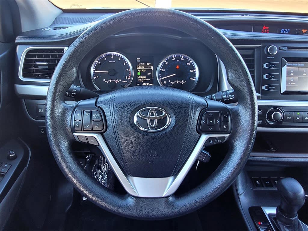 Thumbnail: 2017 Toyota Highlander - 7