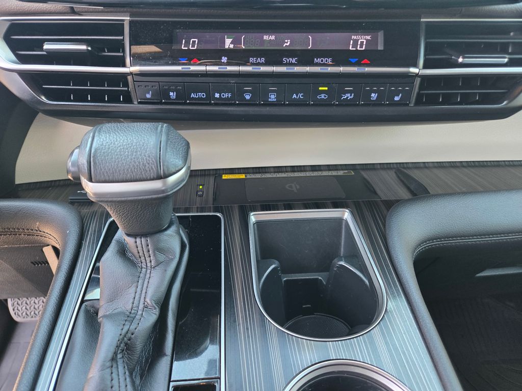 Thumbnail: 2021 Toyota Sienna - 19