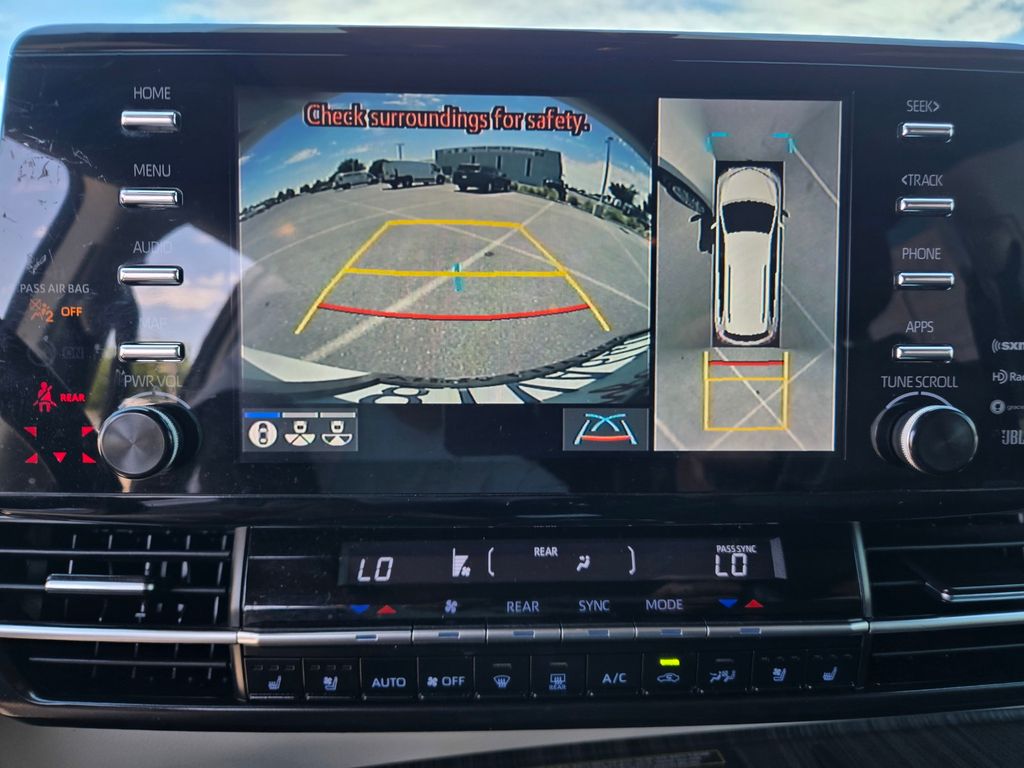 Thumbnail: 2021 Toyota Sienna - 12