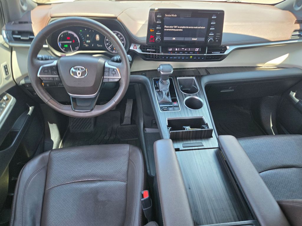 Thumbnail: 2021 Toyota Sienna - 2