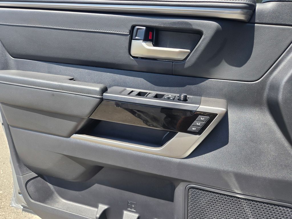Thumbnail: 2023 Toyota Tundra - 19