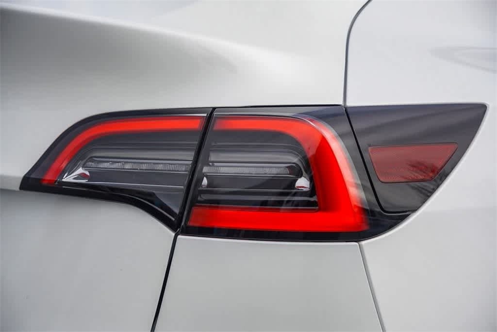 2021 Tesla Model Y Long Range 17