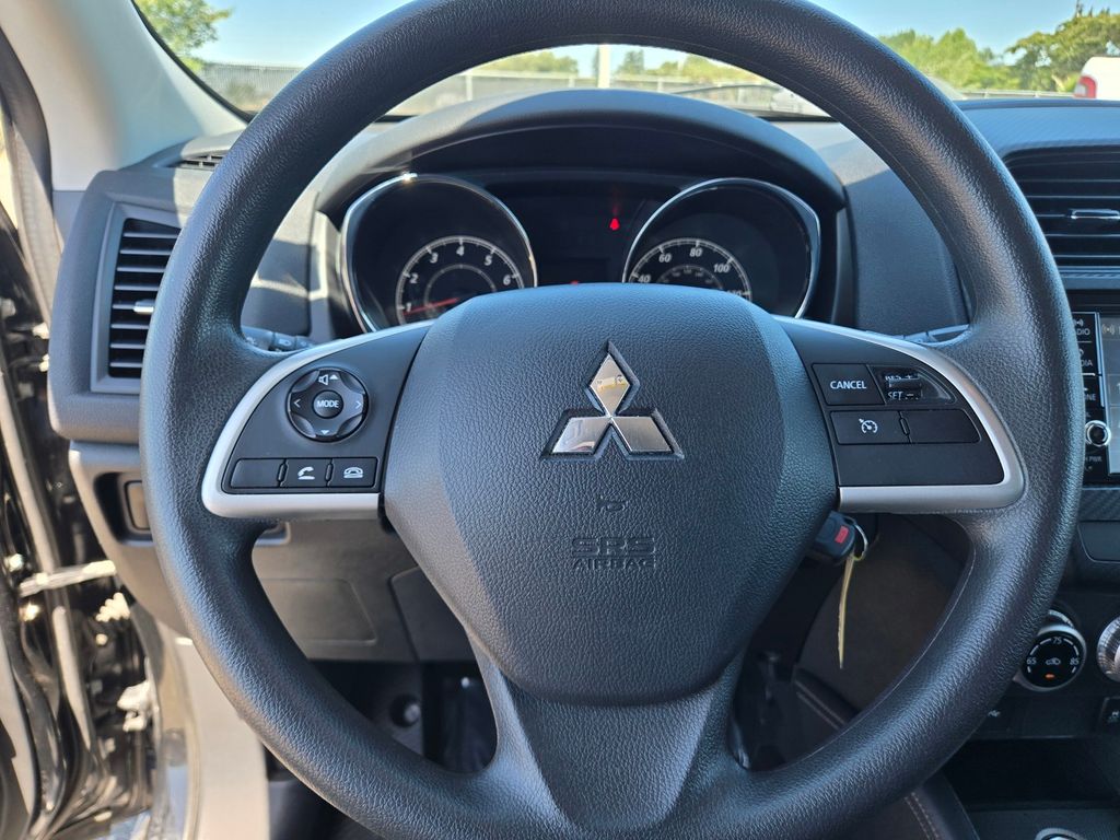 Thumbnail: 2024 Mitsubishi Outlander Sport - 11