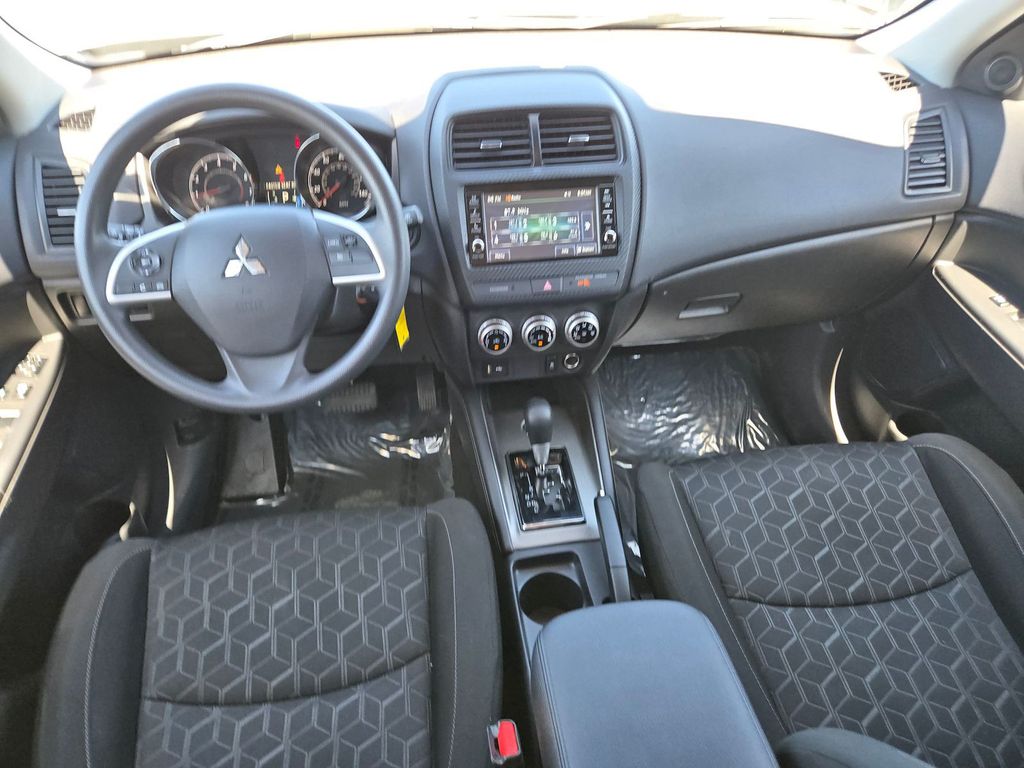 Thumbnail: 2024 Mitsubishi Outlander Sport - 2