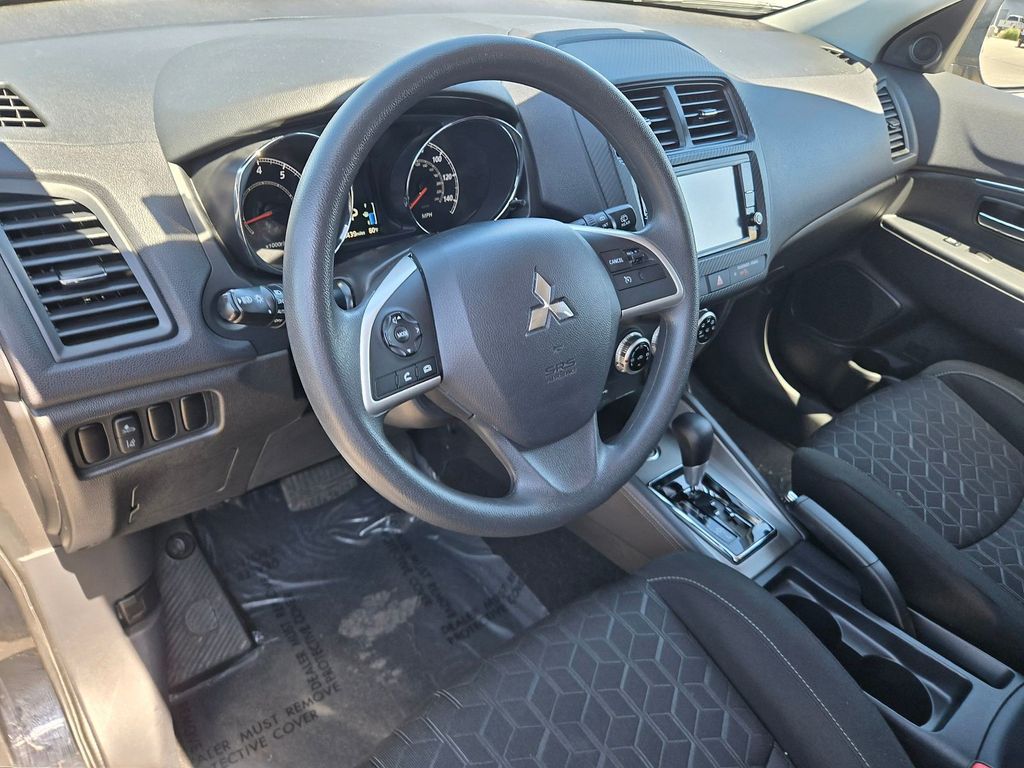Thumbnail: 2024 Mitsubishi Outlander Sport - 7