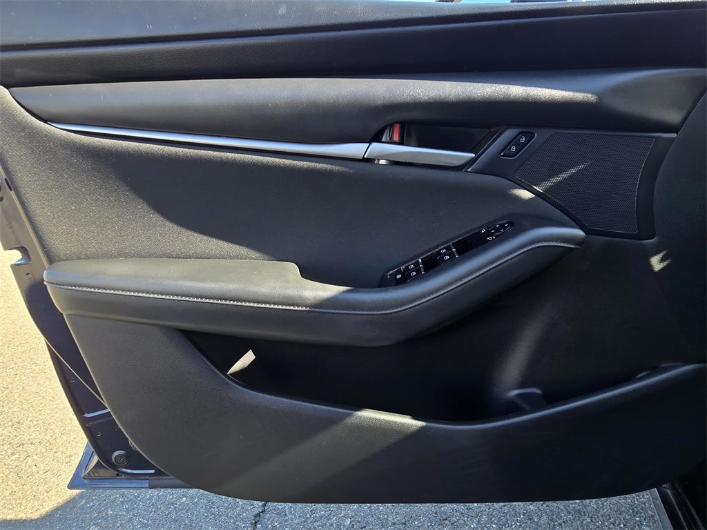 Thumbnail: 2021 Mazda Mazda3 - 17