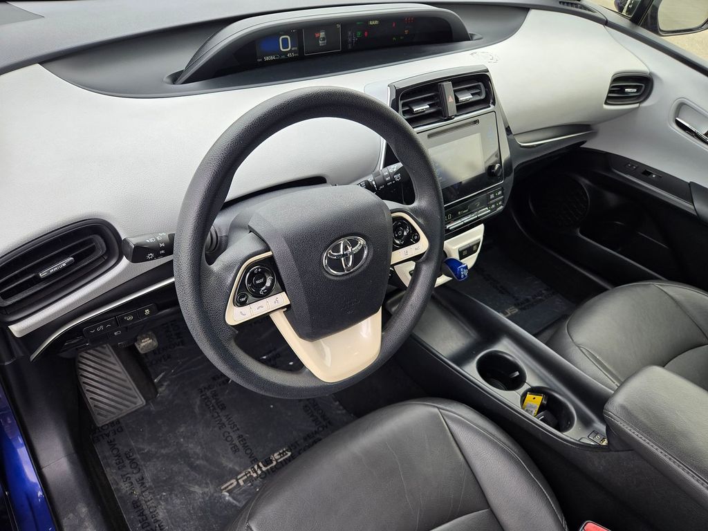 Thumbnail: 2017 Toyota Prius - 7