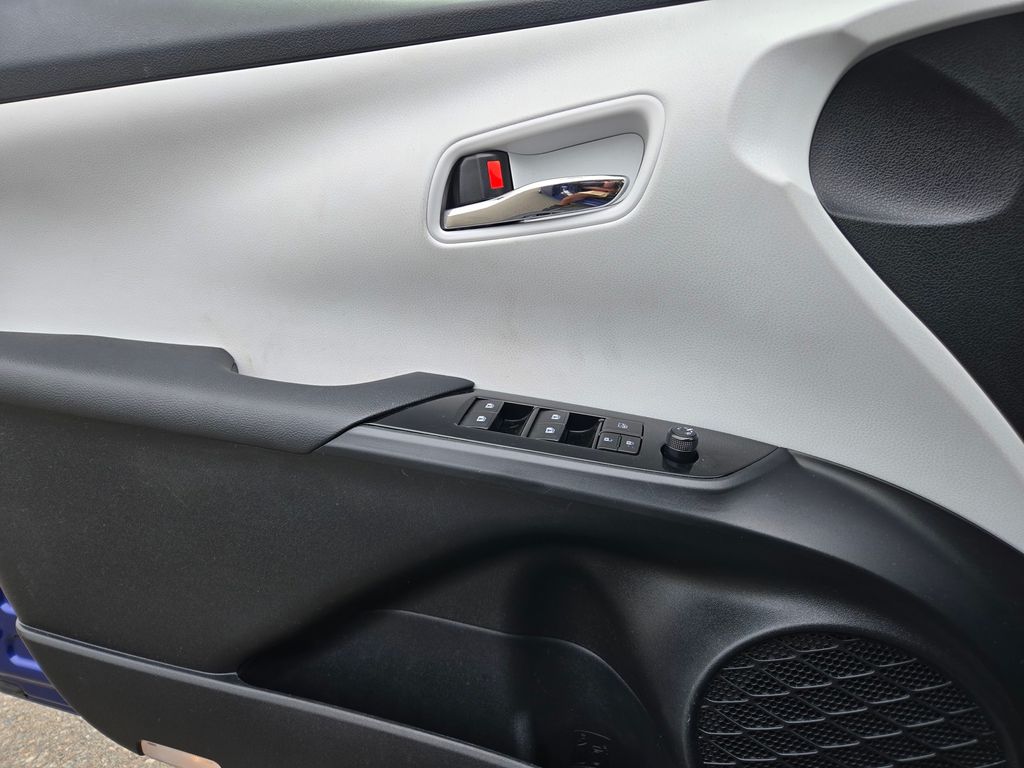 Thumbnail: 2017 Toyota Prius - 20