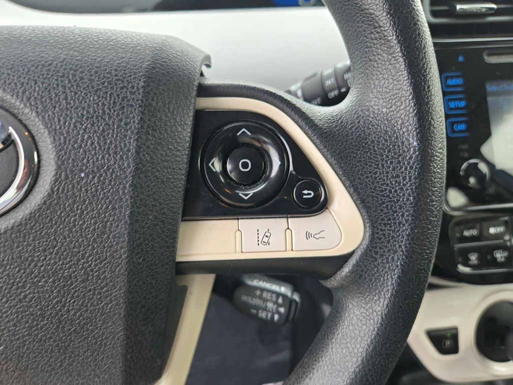Thumbnail: 2017 Toyota Prius - 21