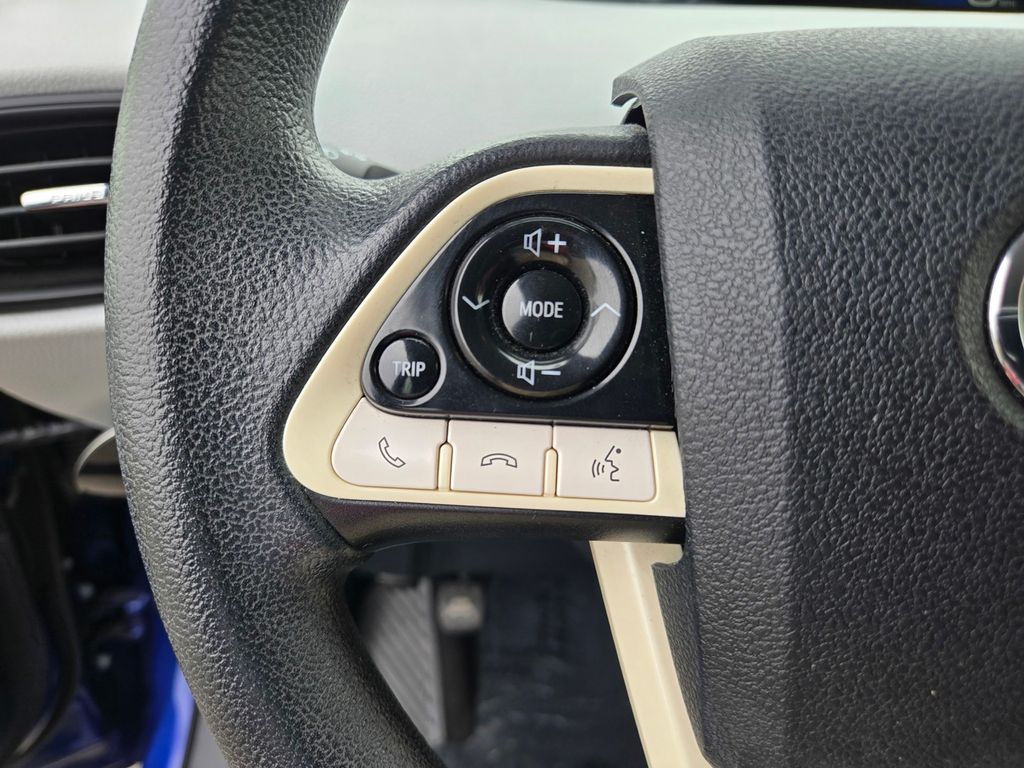 Thumbnail: 2017 Toyota Prius - 22
