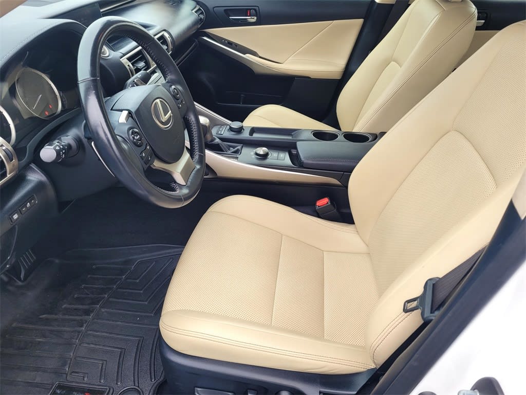 Thumbnail: 2015 Lexus IS - 7