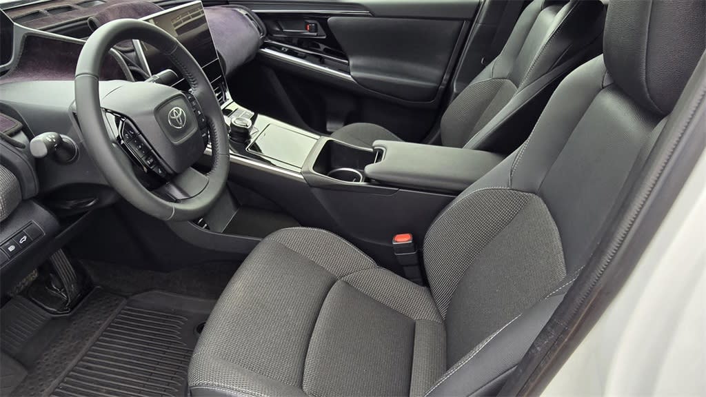 Thumbnail: 2025 Toyota bZ4X - 8