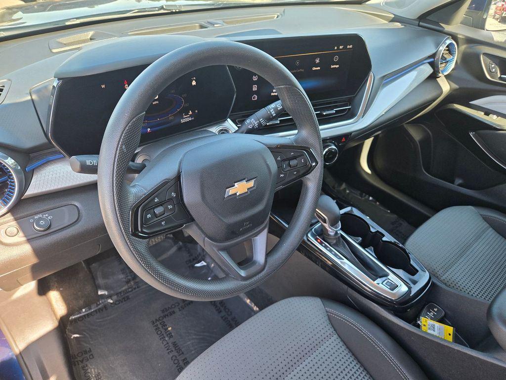 Thumbnail: 2024 Chevrolet Trax - 8