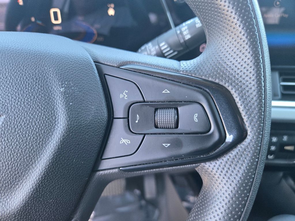 Thumbnail: 2024 Chevrolet Trax - 21
