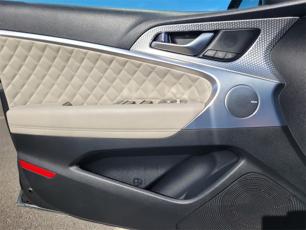 2022 Genesis G70 3.3T 19