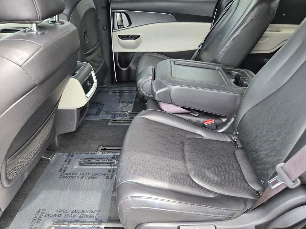 Thumbnail: 2024 Kia Carnival - 9