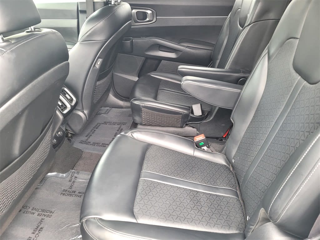 Thumbnail: 2021 Kia Sorento - 18