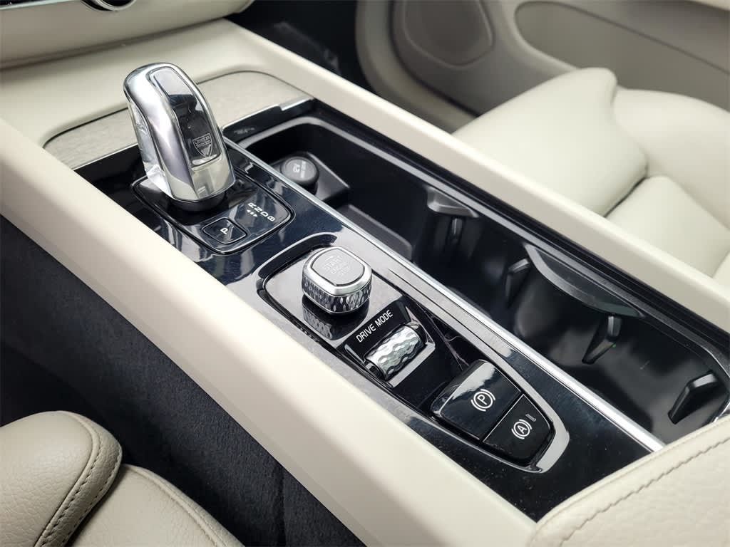 Thumbnail: 2018 Volvo XC60 - 11