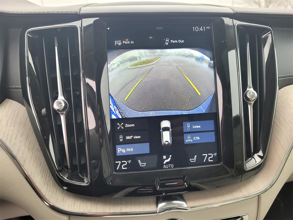 Thumbnail: 2018 Volvo XC60 - 10