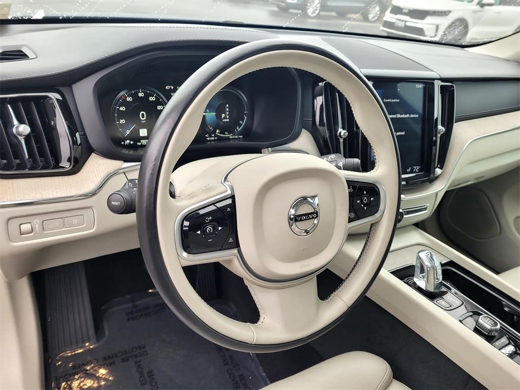 Thumbnail: 2018 Volvo XC60 - 2