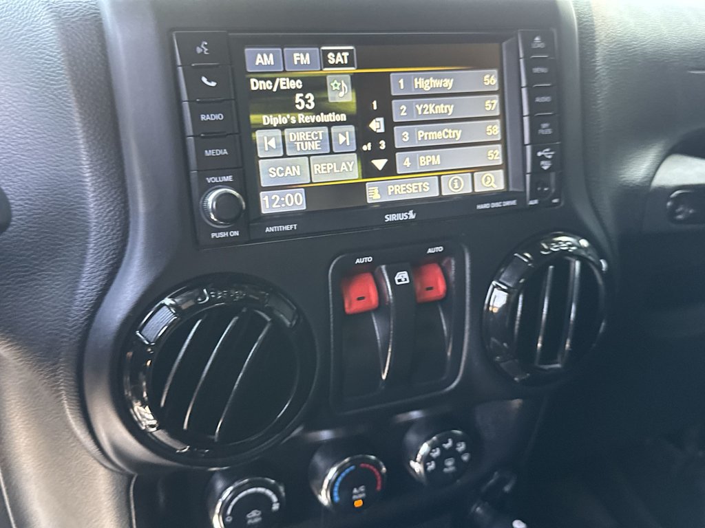 Thumbnail: 2017 Jeep Wrangler - 13