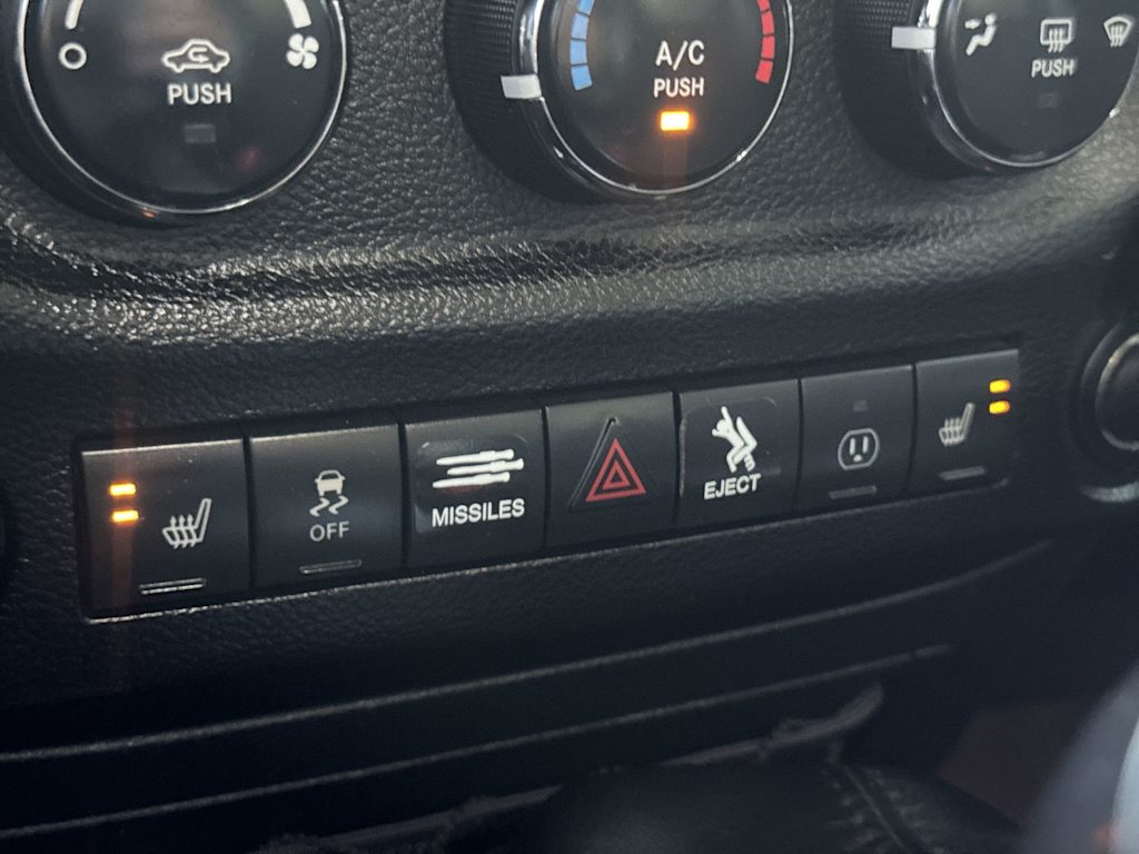 Thumbnail: 2017 Jeep Wrangler - 27