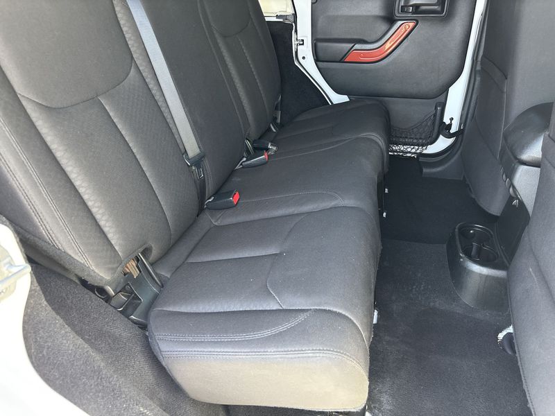 2017 Jeep Wrangler Unlimited Sport 12