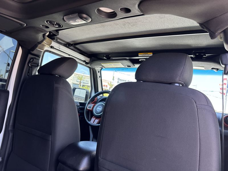2017 Jeep Wrangler Unlimited Sport 13