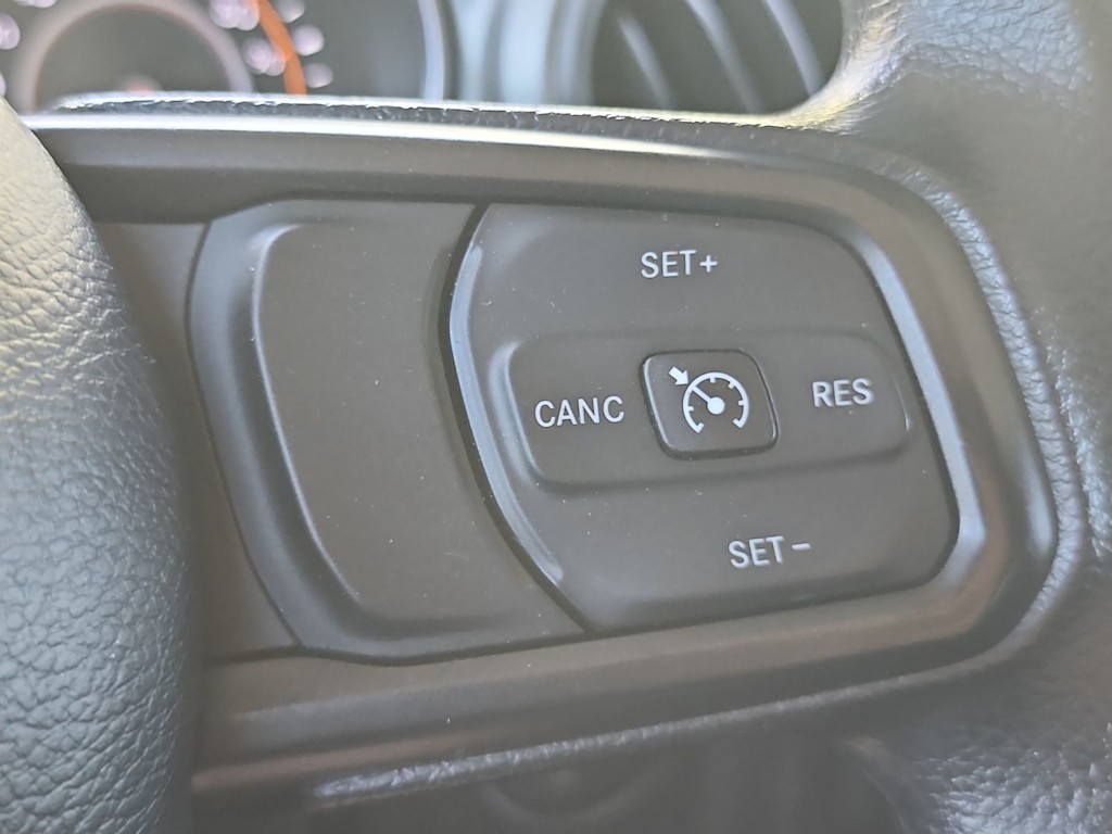 Thumbnail: 2021 Jeep Wrangler - 28