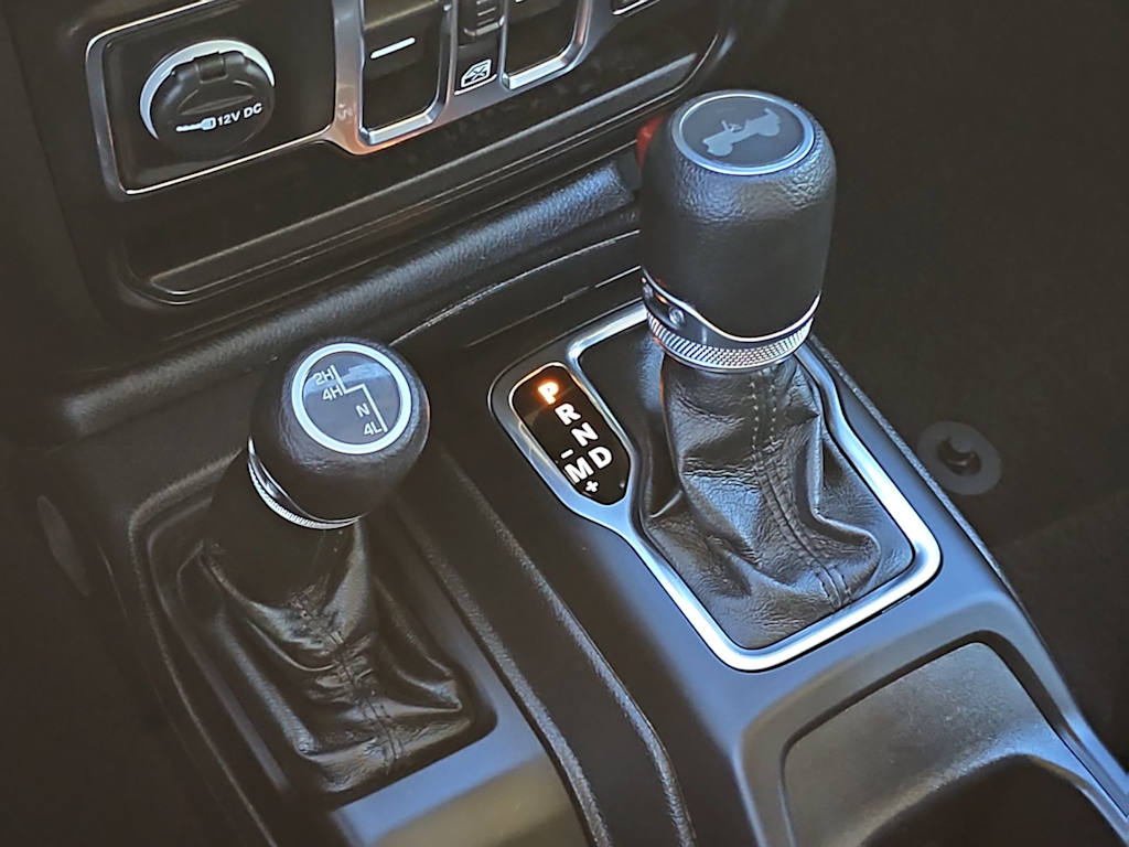 Thumbnail: 2022 Jeep Wrangler - 15