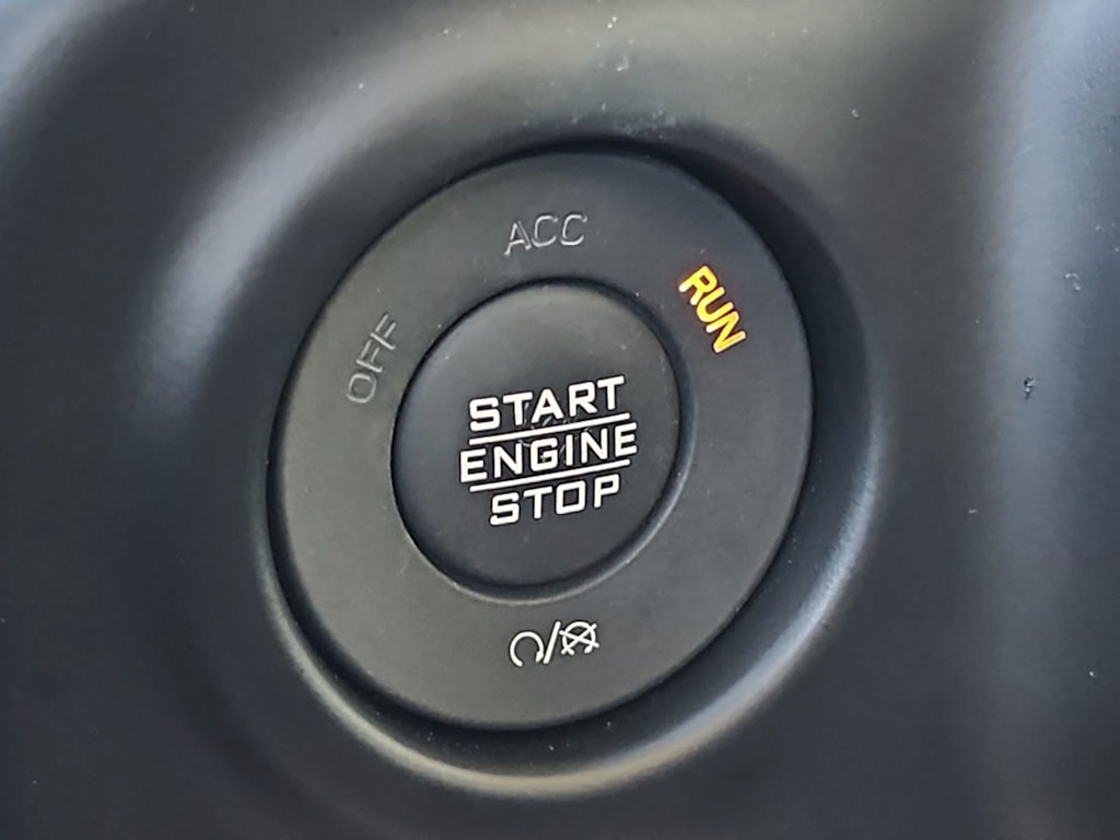 Thumbnail: 2022 Jeep Wrangler - 22