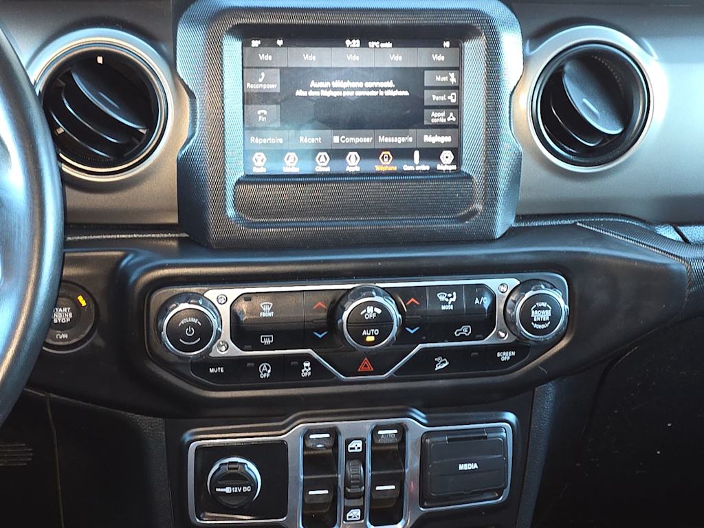 Thumbnail: 2018 Jeep Wrangler - 15