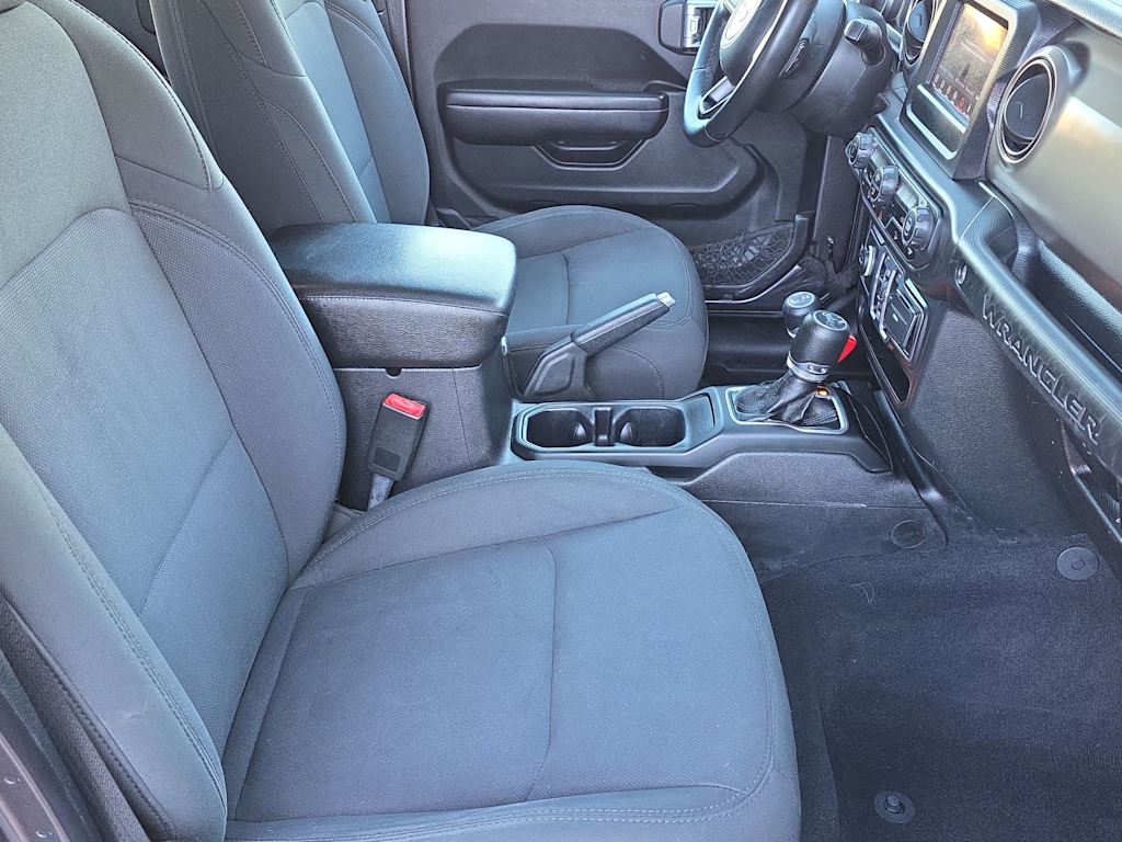 Thumbnail: 2018 Jeep Wrangler - 12