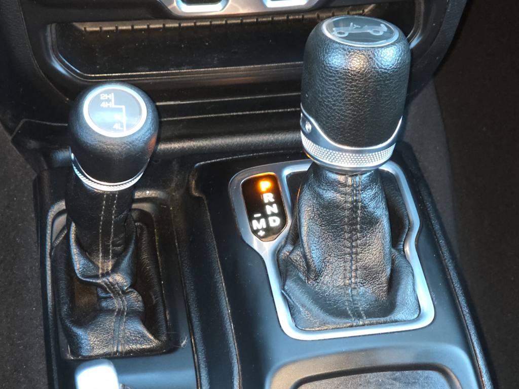 Thumbnail: 2018 Jeep Wrangler - 16