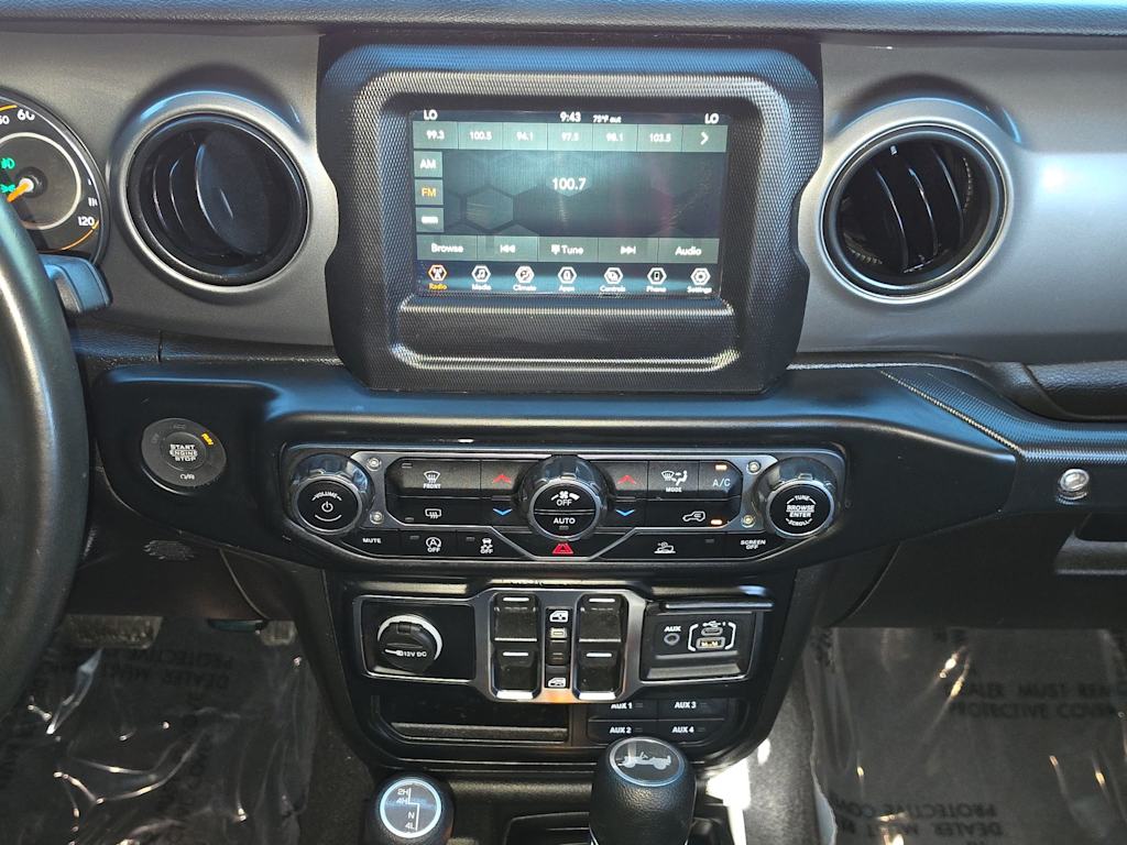 Thumbnail: 2022 Jeep Wrangler - 14