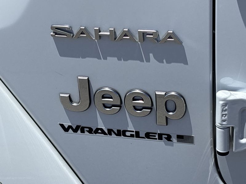 2023 Jeep Wrangler Unlimited Sahara 5